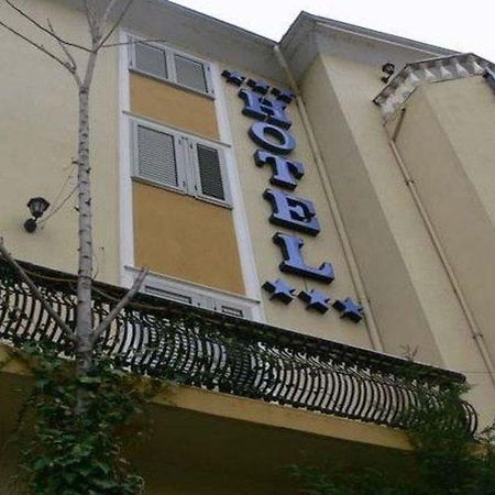 Art Hotel Nirvana Tirana Buitenkant foto